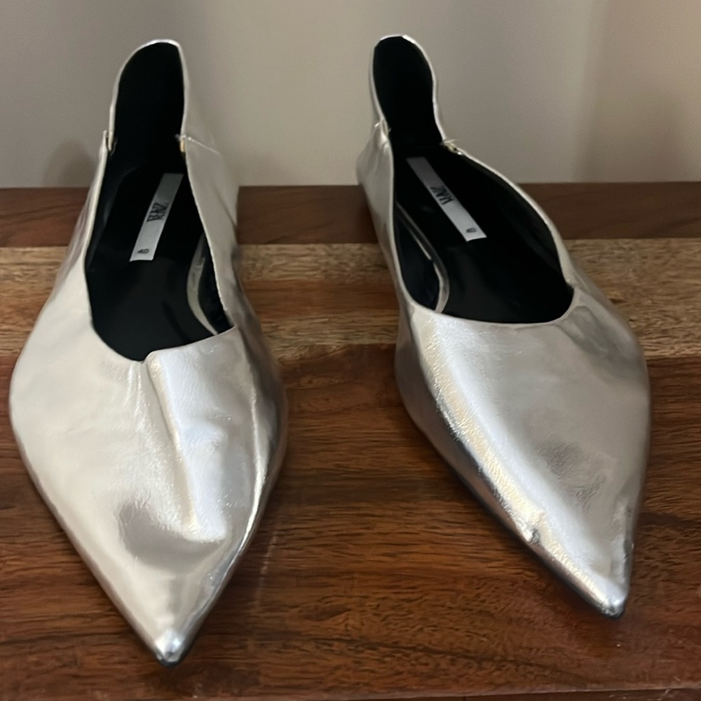 Zara Flats